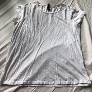 Torrid Size 1 Classic White T